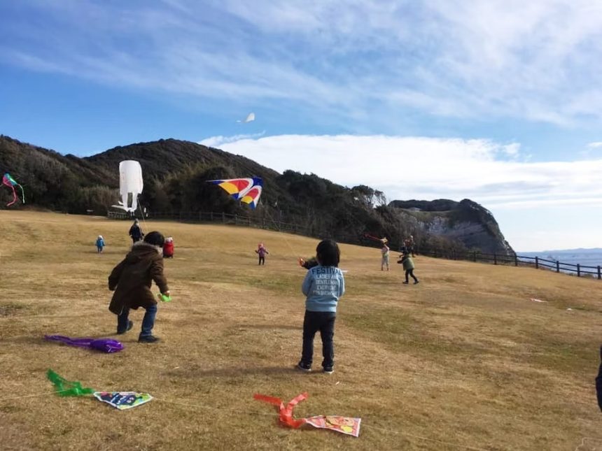 新年たこあげ×きりたんぽ鍋！海も森も火も大満喫のアウトドア新年会【南房総家族アウトドアイベント】